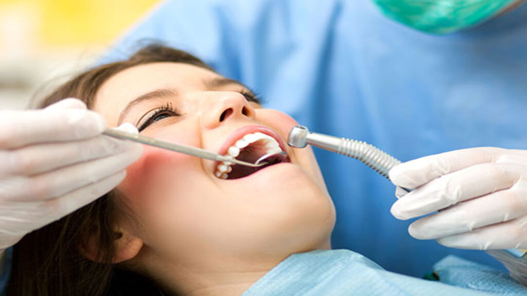 dentist-curing-patient720